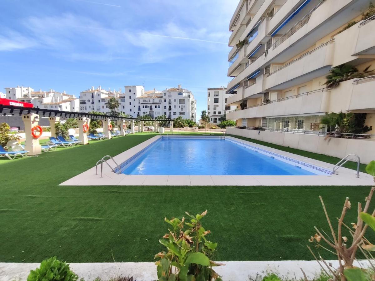 Exclusive Puerto Banus Beach Apartment Free Parking Wifi & Swimming Pool Marbella Exterior photo